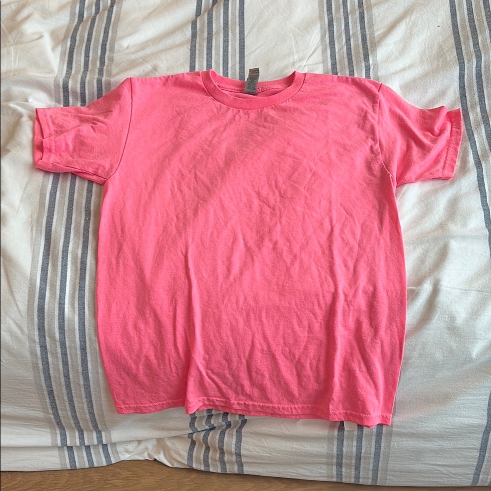 Gildan Pink Short Sleeve Tee Classic Crew Neck